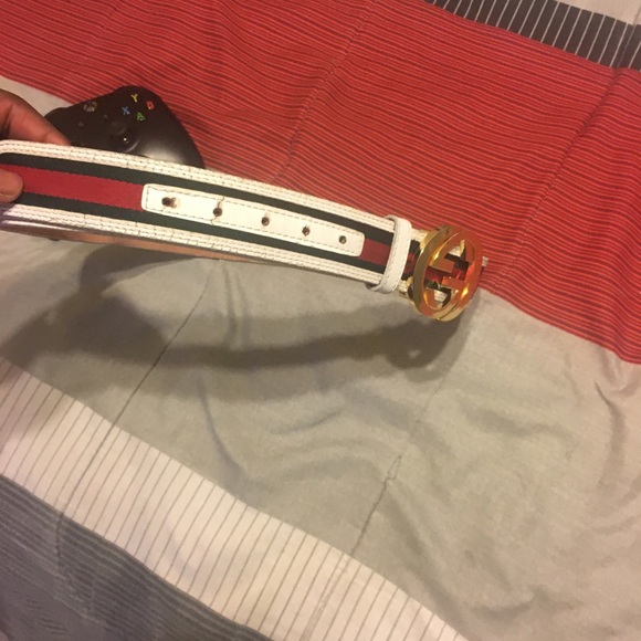 Red White and Green Gucci Belt with Gold Buckle - Picture 5 of 6